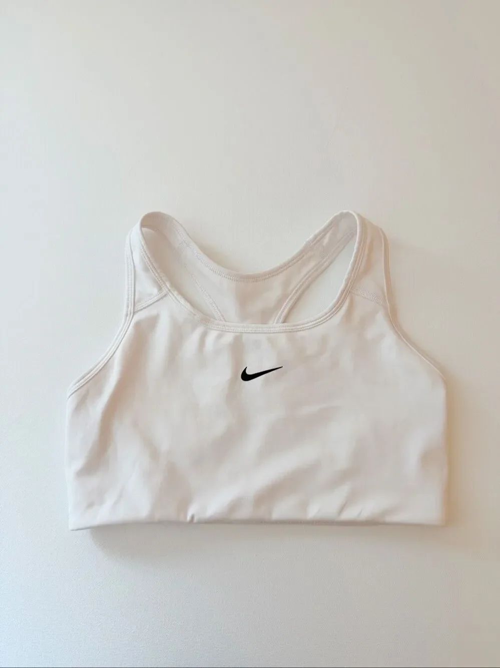 NIKE Women's Size MEDIUM White Sports Bra